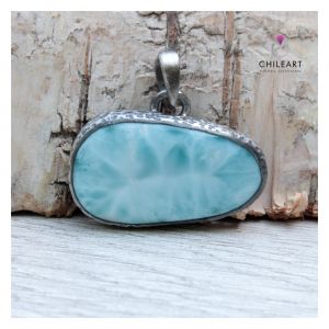 larimar, larimar  biżuteria, srebro, larimar i kwiatek, larimar kwiat, larimar wisior z listkiem, wisior z larimarem, larimar w srebrze, larimar wisior, biżuteria autorska, srebro oksydowane, polskie rękodzieło,  srebrna biżuteria, chileart, biżuteria chileart