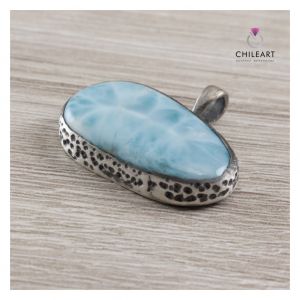 larimar, larimar  biżuteria, srebro, larimar i kwiatek, larimar kwiat, larimar wisior z listkiem, wisior z larimarem, larimar w srebrze, larimar wisior, biżuteria autorska, srebro oksydowane, polskie rękodzieło,  srebrna biżuteria, chileart, biżuteria chileart